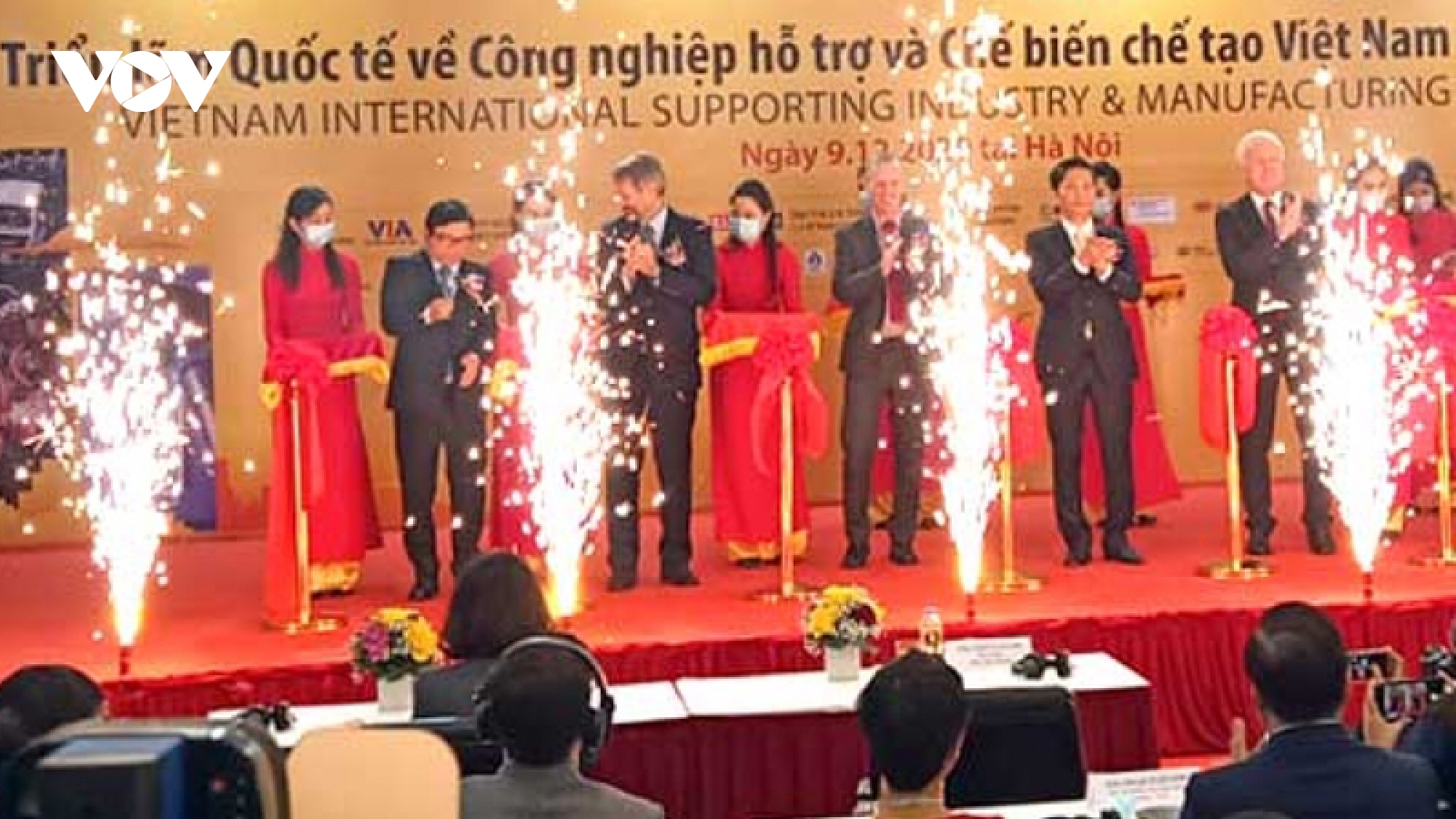 First int’l exhibition on supporting industry gets underway in Hanoi